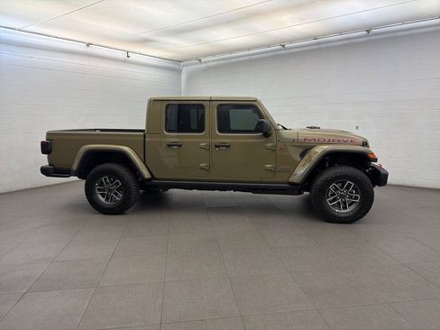 New 2026 Jeep Gladiator Mojave image 2