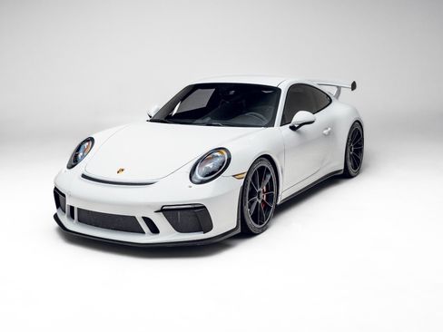Used 2018 Porsche 911 GT3 RWD image 2