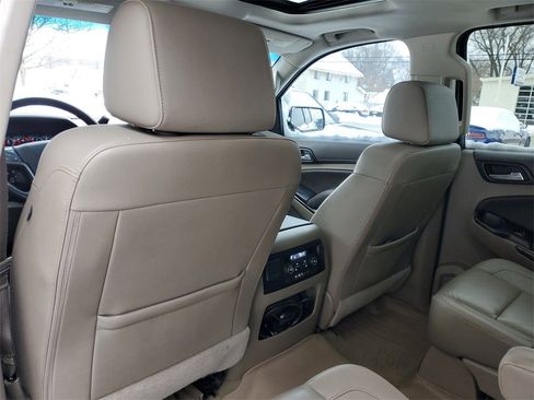 Used 2016 Chevrolet Suburban LT image 12