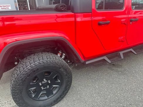 Used 2021 Jeep Gladiator Mojave AWD/4WD image 9