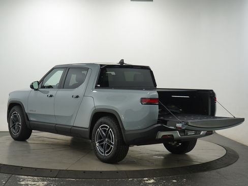 Used 2025 Rivian R1T Adventure image 9