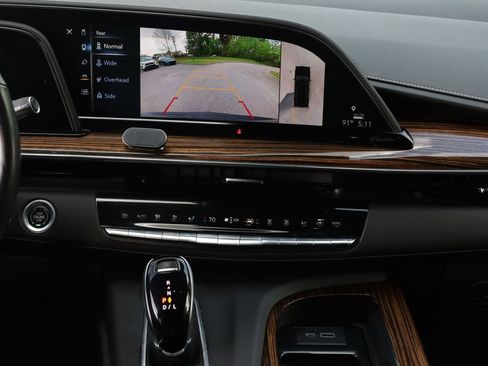 Used 2021 Cadillac Escalade Premium Luxury w/ LPO, Illumination Package image 8