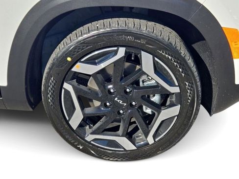 New 2026 Kia Seltos SX w/ SX Sunroof Package image 6
