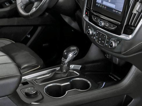 Used 2022 Chevrolet Traverse Premier w/ Redline Edition FWD image 28