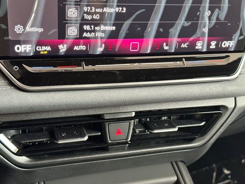 New 2026 Volkswagen Tiguan SE R-Line FWD image 19