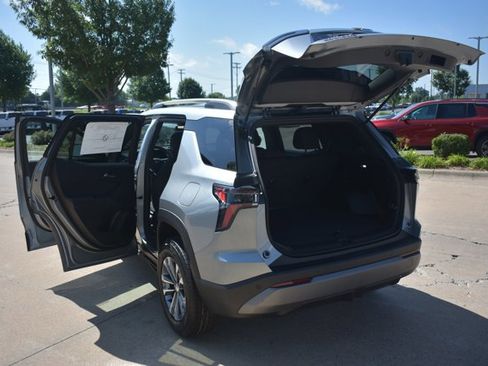 New 2026 Chevrolet Equinox LT FWD image 15