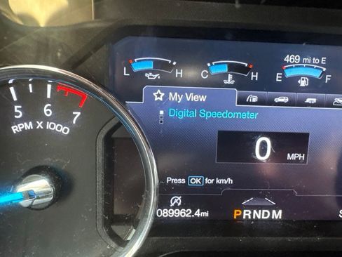 Used 2019 Ford Expedition Max XLT w/ Equipment Group 202A AWD/4WD image 19