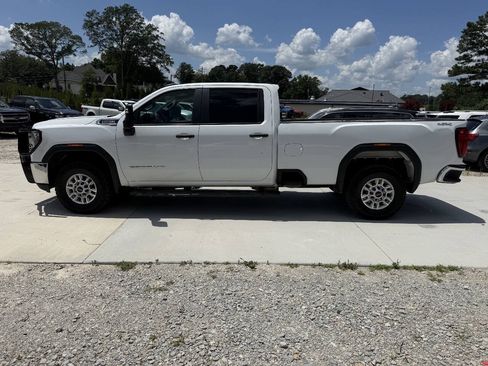 Used 2022 GMC Sierra 2500 Pro w/ Convenience Package AWD/4WD image 4