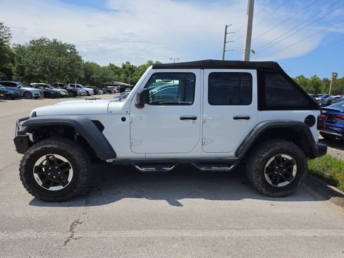 Used 2019 Jeep Wrangler Unlimited Rubicon AWD/4WD image 4