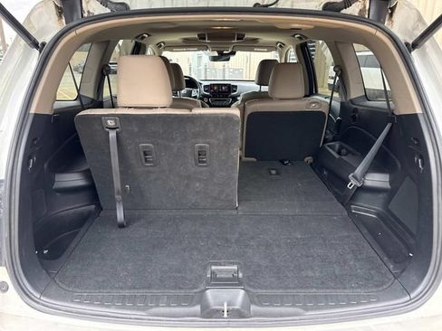 Used 2022 Honda Pilot Touring image 10