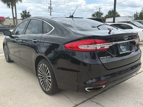 Used 2017 Ford Fusion SE AWD/4WD image 3