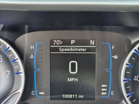 Used 2017 Chrysler Pacifica Touring-L w/ Tire & Wheel Group image 15