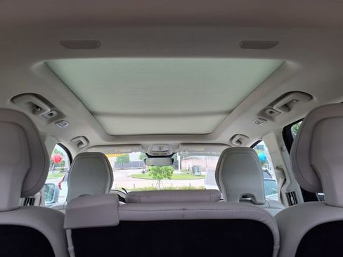 Certified 2023 Volvo XC90 B5 Plus AWD/4WD image 28