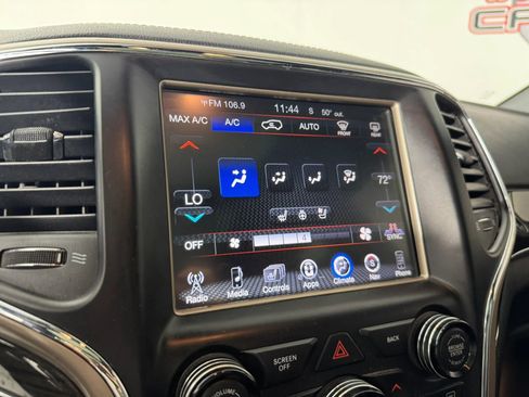 Used 2014 Jeep Grand Cherokee Overland AWD/4WD image 19