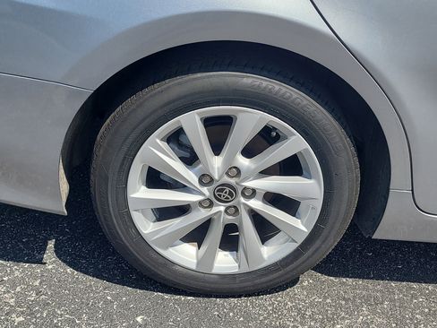 Used 2024 Toyota Camry LE image 9