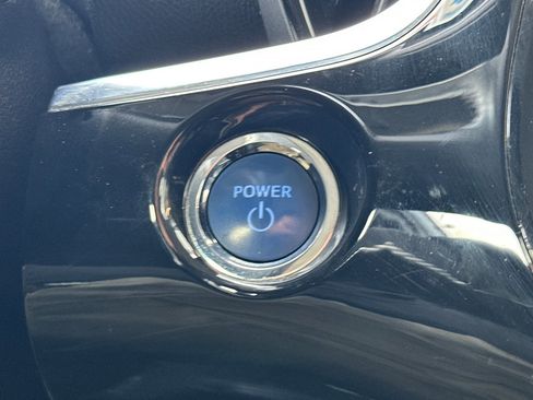 Used 2017 Toyota Prius Prime Premium image 34