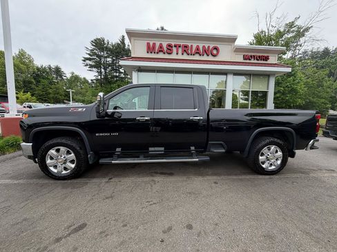 Used 2021 Chevrolet Silverado 2500 LTZ w/ LTZ Convenience Package AWD/4WD image 12
