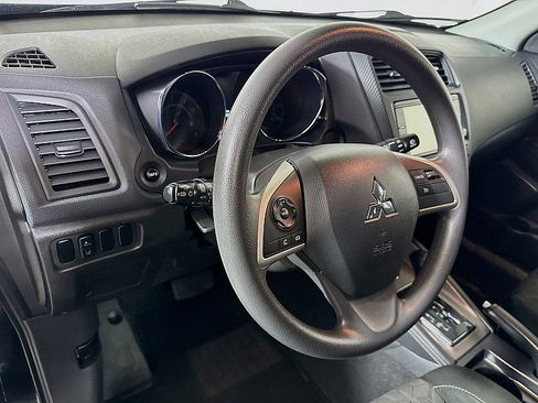 Used 2024 Mitsubishi Outlander Sport SE image 9