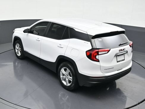 Used 2024 GMC Terrain SLE FWD image 15