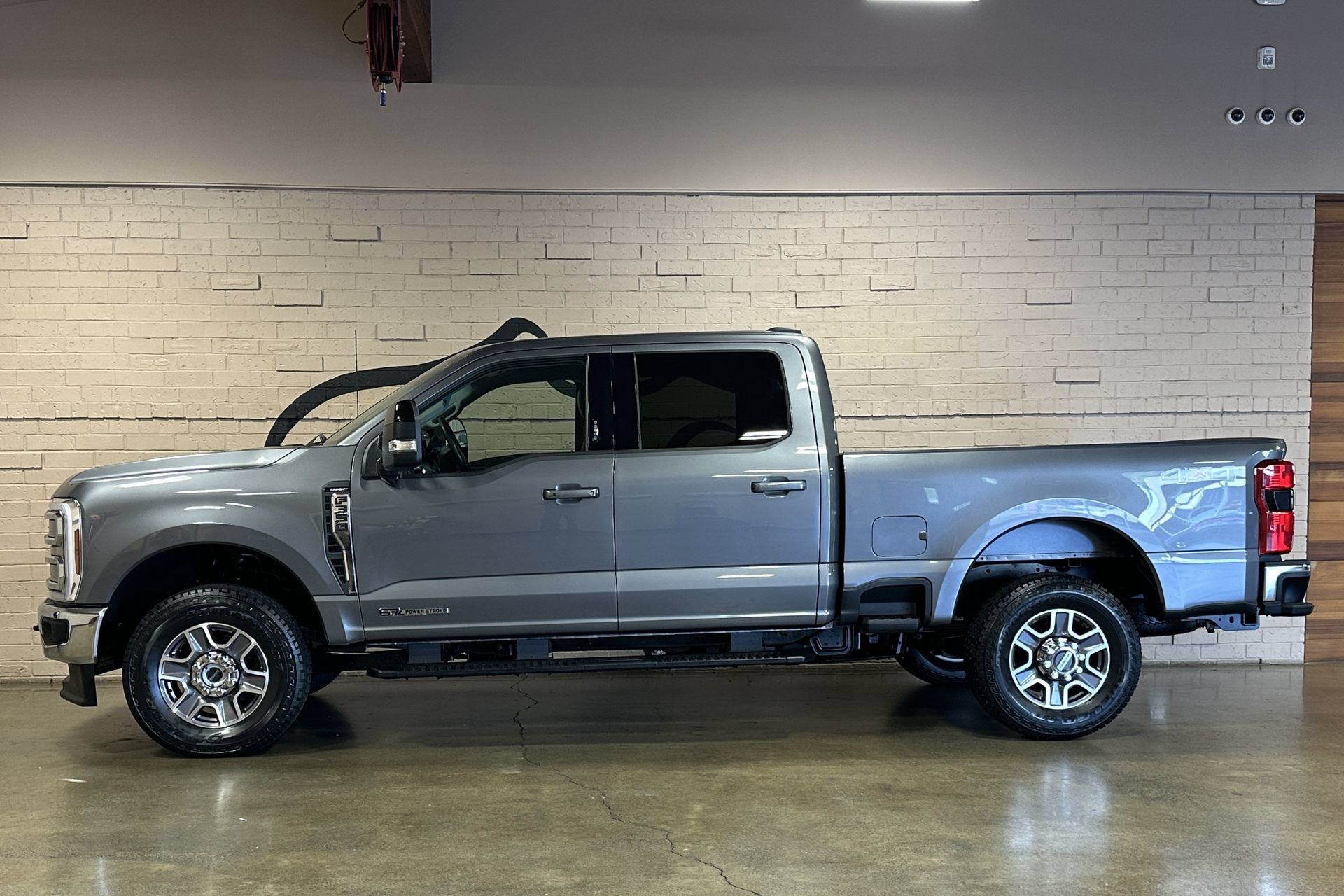 Used 2024 Ford F350 Lariat AWD/4WD image 7