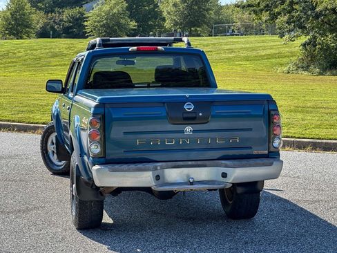 Used 2004 Nissan Frontier S/C image 19