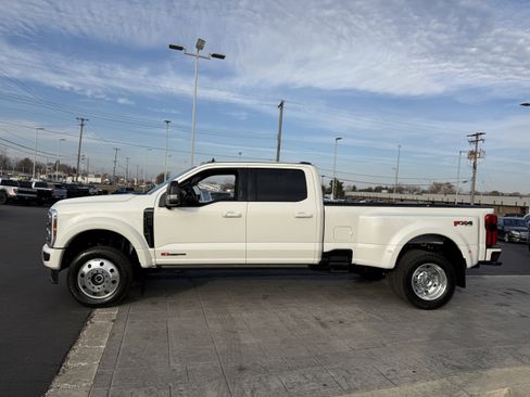 Used 2026 Ford F450 Platinum w/ FX4 Off-Road Package image 3