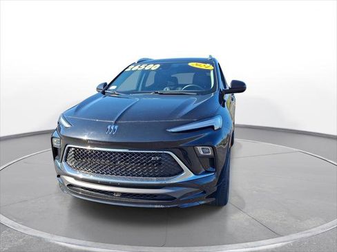 Used 2024 Buick Encore GX Sport Touring image 3