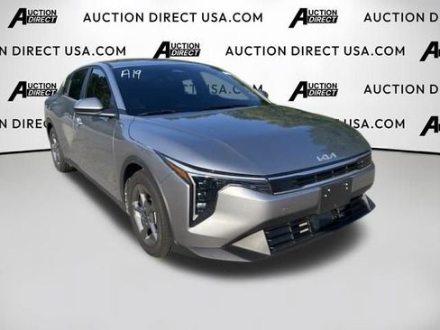Used 2025 Kia K4 FWD image 3