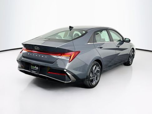 Used 2025 Hyundai Elantra SEL FWD image 9