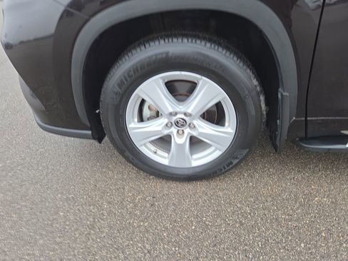 Used 2022 Toyota Highlander L image 29