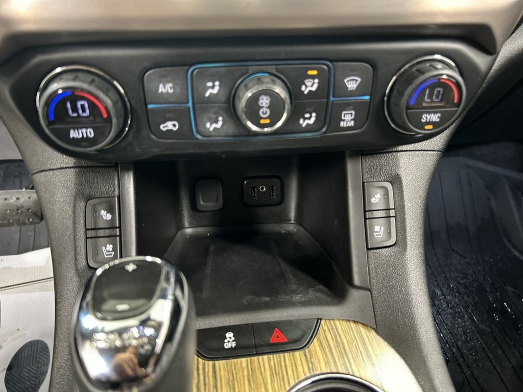 Used 2019 GMC Acadia Denali w/ Technology Package AWD/4WD image 16