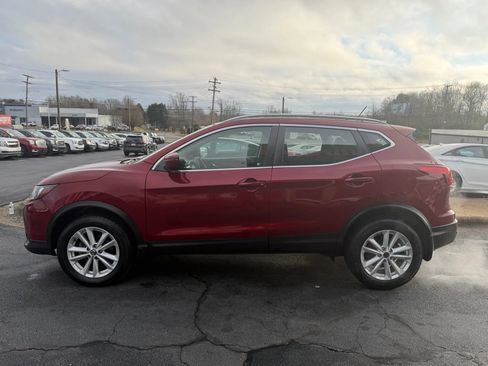 Used 2019 Nissan Rogue Sport SV FWD image 4