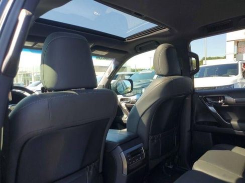 Used 2022 Lexus GX 460 w/ Black Line Special Edition AWD/4WD image 9