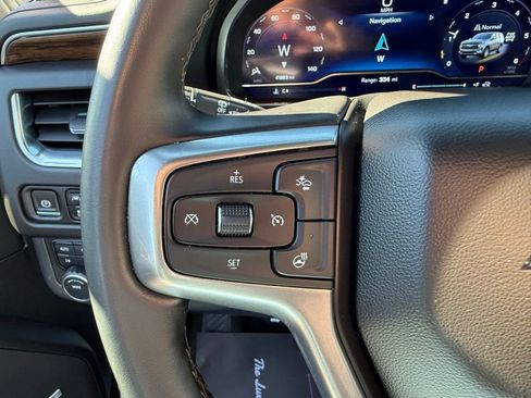 Used 2023 Chevrolet Suburban Premier image 16