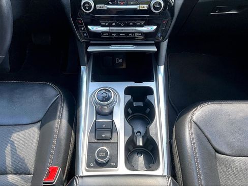 Certified 2023 Ford Explorer Limited w/ Limited Technology Package AWD/4WD image 24