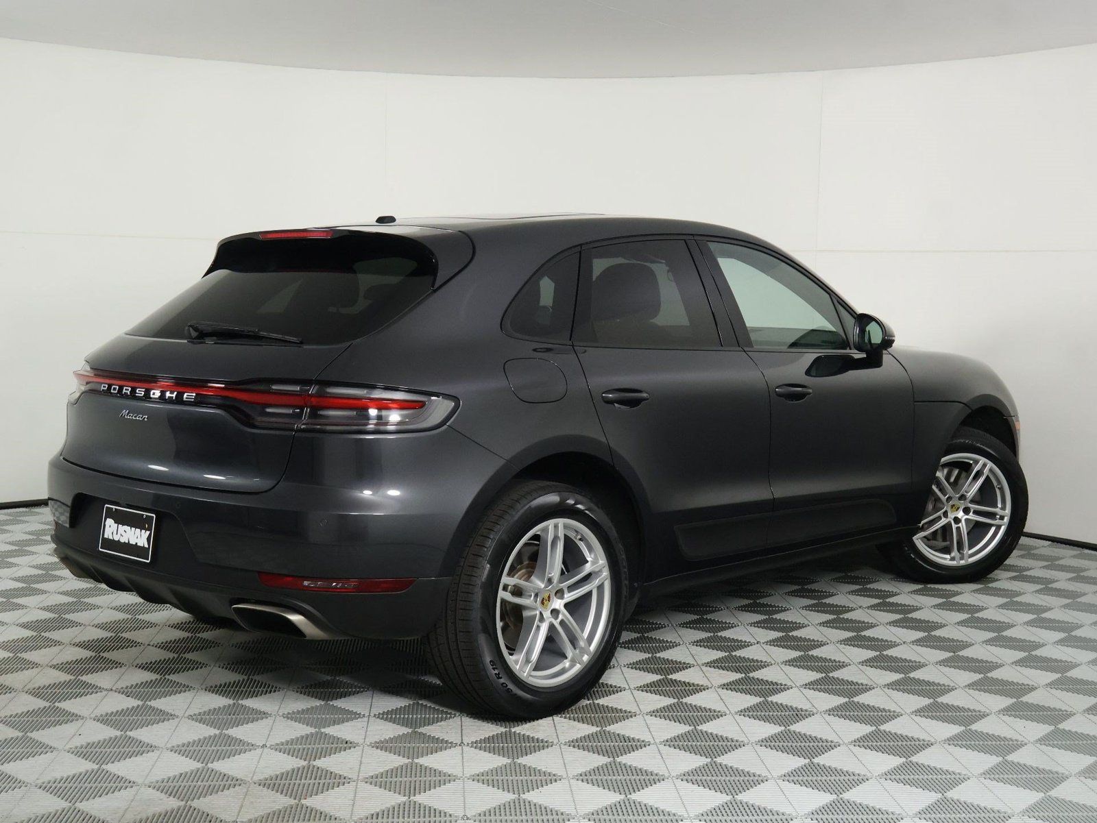 Certified 2021 Porsche Macan AWD/4WD image 7