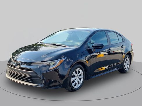 Used 2024 Toyota Corolla LE FWD image 7