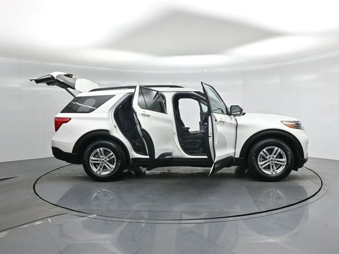 Certified 2022 Ford Explorer XLT image 5