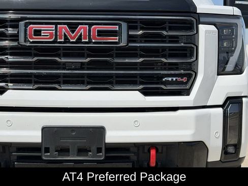 Used 2024 GMC Sierra 2500 AT4 w/ AT4 Premium Plus Package AWD/4WD image 4