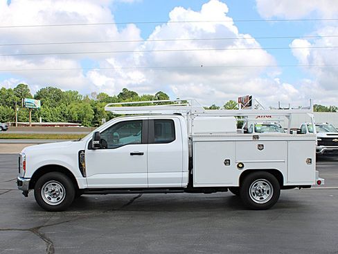 Used 2024 Ford F350 XL w/ XL Chrome Package RWD image 6