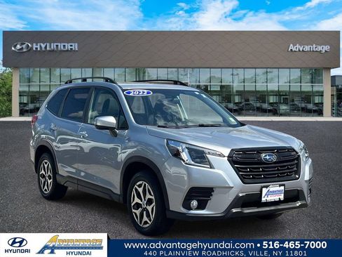 Used 2022 Subaru Forester Premium AWD/4WD image 1