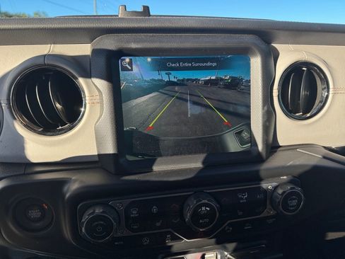 Used 2022 Jeep Gladiator Overland image 37