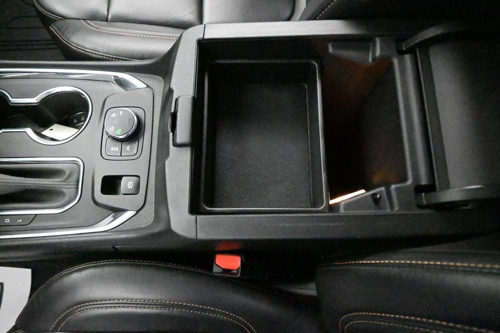 Used 2020 Chevrolet Traverse RS w/ LPO, Floor Liner Package AWD/4WD image 22