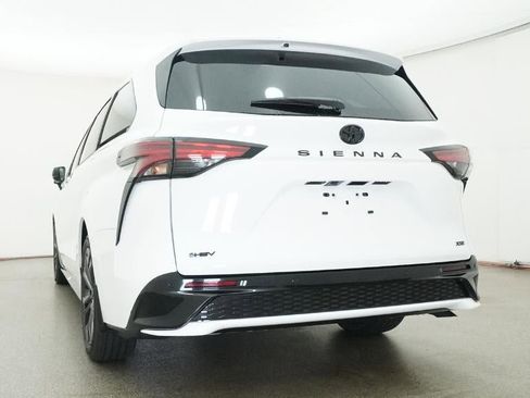 New 2026 Toyota Sienna XSE FWD image 22