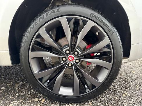 Used 2017 Jaguar F-PACE First Edition AWD/4WD image 27