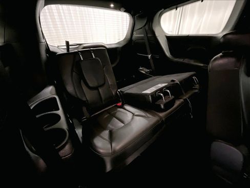 Used 2020 Chrysler Pacifica Touring-L image 17