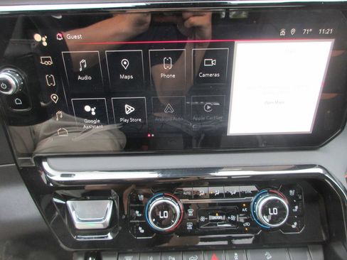 New 2026 GMC Sierra 2500 AT4 w/ AT4 Premium Plus Package AWD/4WD image 20