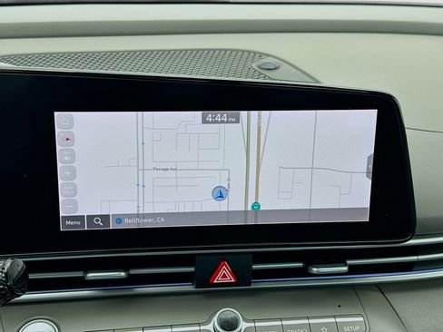 Used 2024 Hyundai Elantra SEL FWD image 9
