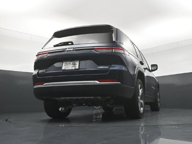 New 2026 Jeep Grand Cherokee Limited w/ Trailer Tow Package AWD/4WD image 23