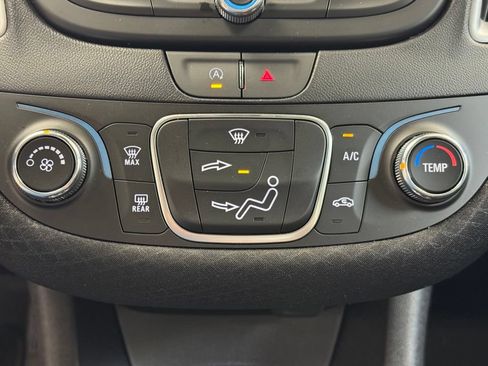 Used 2023 Chevrolet Malibu LS FWD image 35